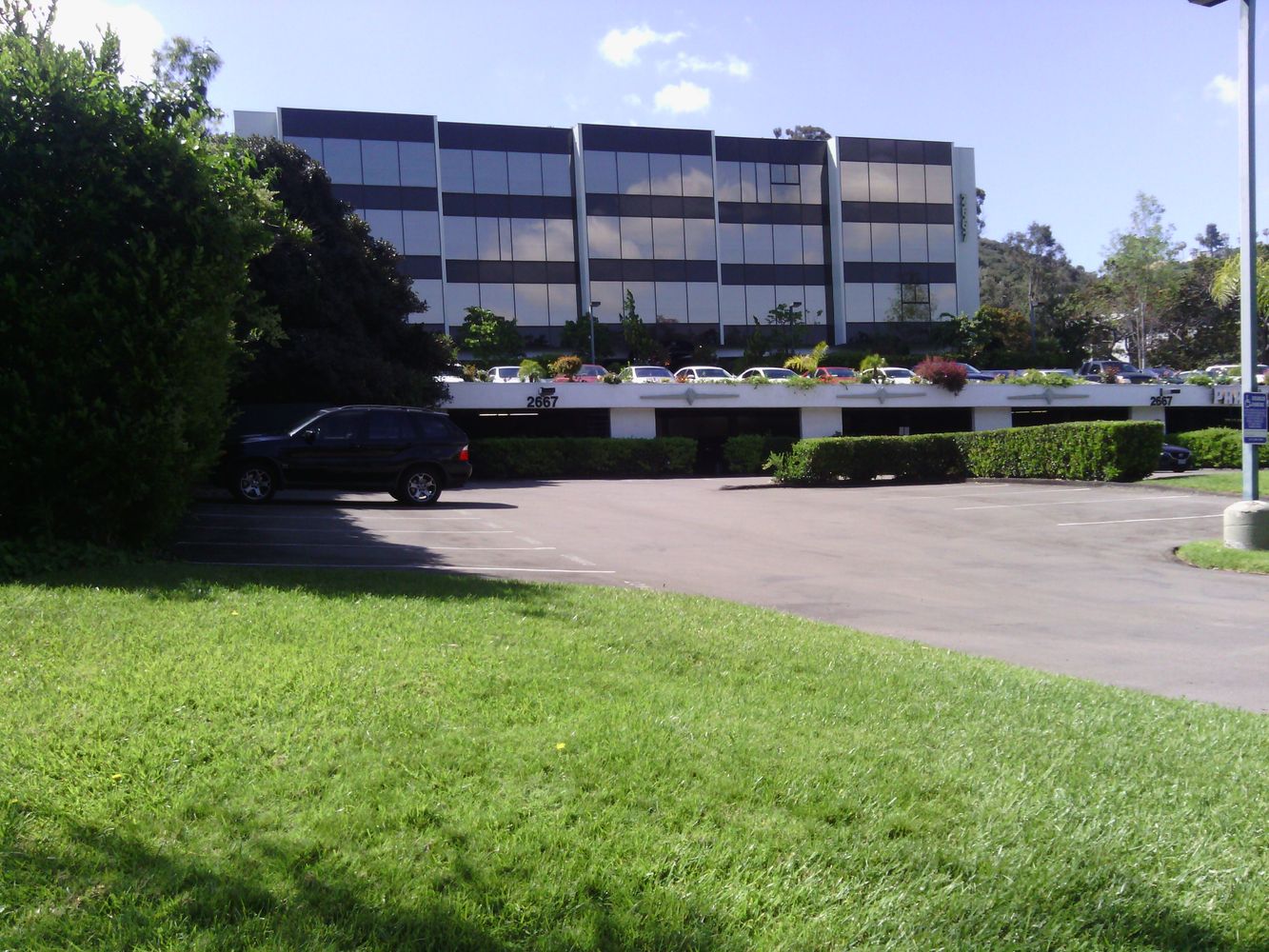 LARGE OPEN OFFICE, SEVERAL USES. FLAT RATE, EASY LEASE